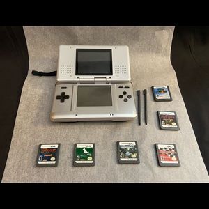 Nintendo DS Bundle (carry case, 6 games, 2 stylus)
